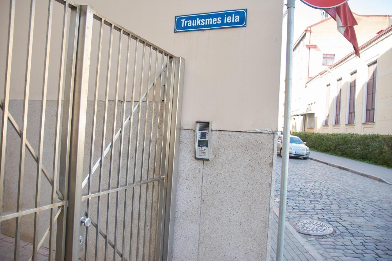 Studio Apartment In The Heart Of Riga Old Town Exterior photo